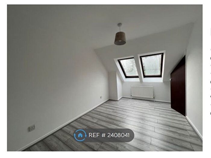 4 Bedroom Semi-Detached House To Rent In Thorpe Way, Cambridge, CB5