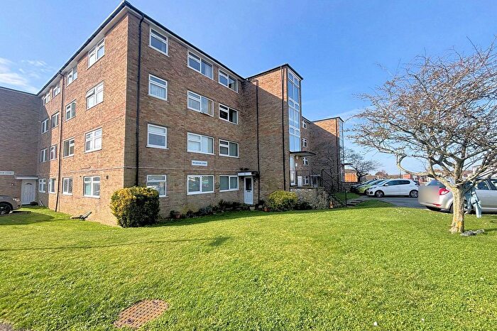 2 Bedroom Flat For Sale In Wickham Court, Gale Moor Avenue, Gomer, Gosport, PO12