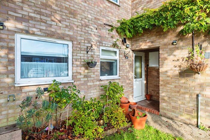 1 Bedroom Apartment For Sale In Millfield, Welwyn Garden City, AL7