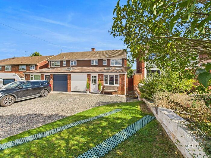 4 Bedroom Semi-Detached House For Sale In Station Road, Winslow, MK18