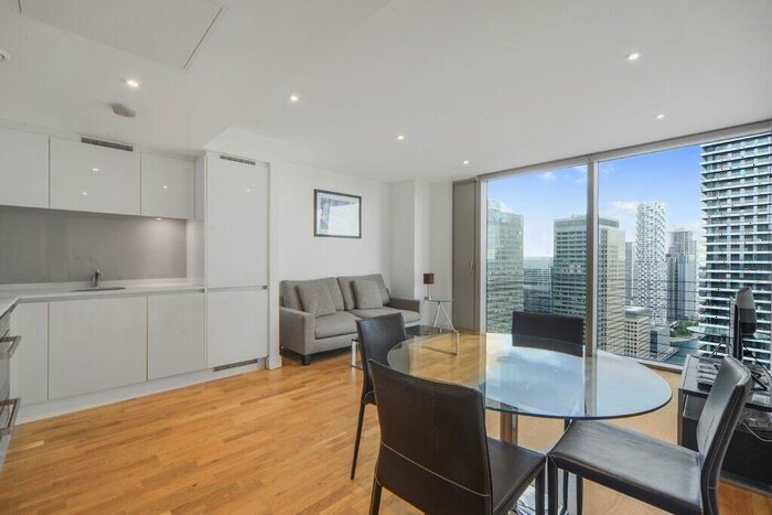 1 Bedroom Flat To Rent In Landmark East, London, E14