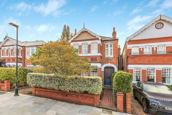 5 Bedroom Detached House To Rent In King Edwards Grove, Teddington, Middlesex, TW11