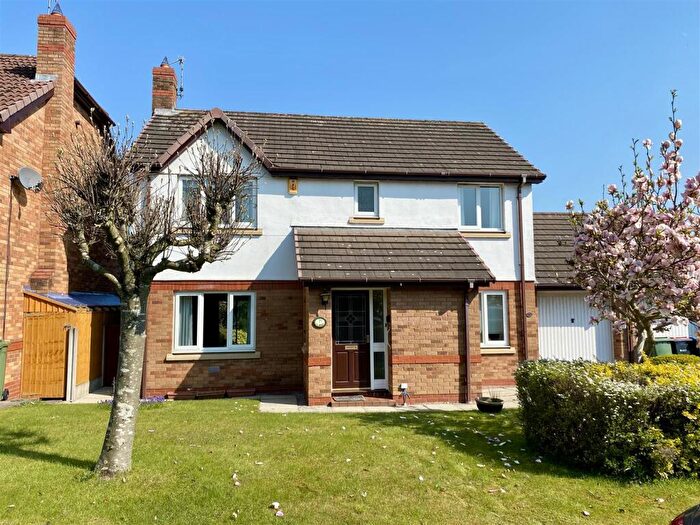 4 Bedroom Detached House For Sale In Mere Bank, Davenham, CW9