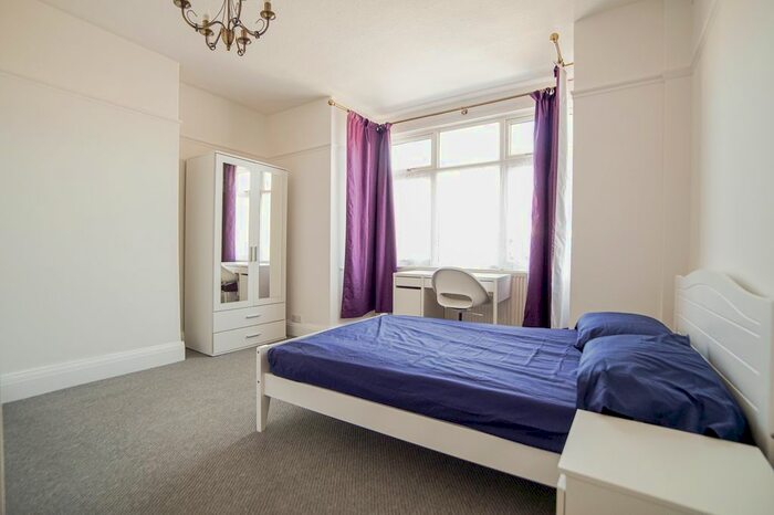 6 Bedroom Semi-Detached House To Rent In Ingmire Road, Eastville, Bristol, BS5