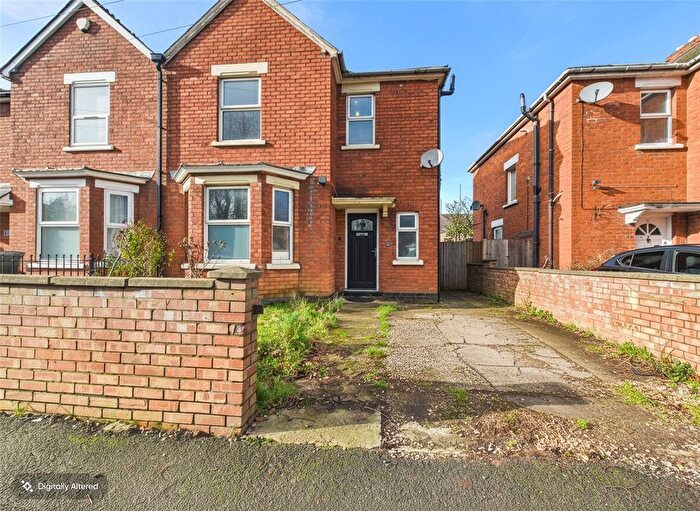 3 Bedroom Semi Detached House For Sale In Calton Road, Gloucester, Gloucestershire, GL1