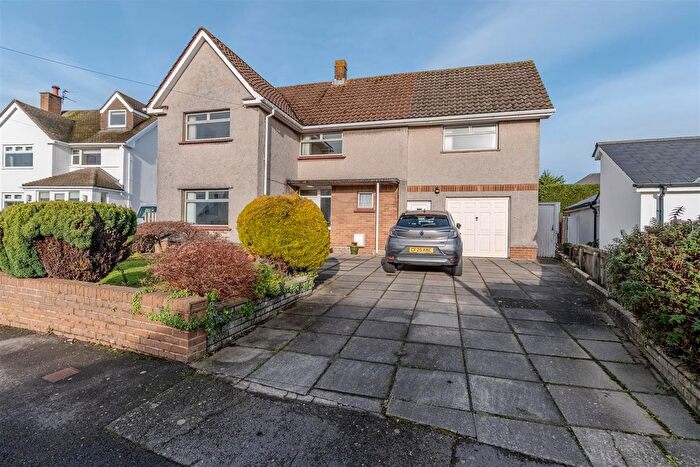 5 Bedroom Detached House For Sale In Trem Y Don, Barry, CF62