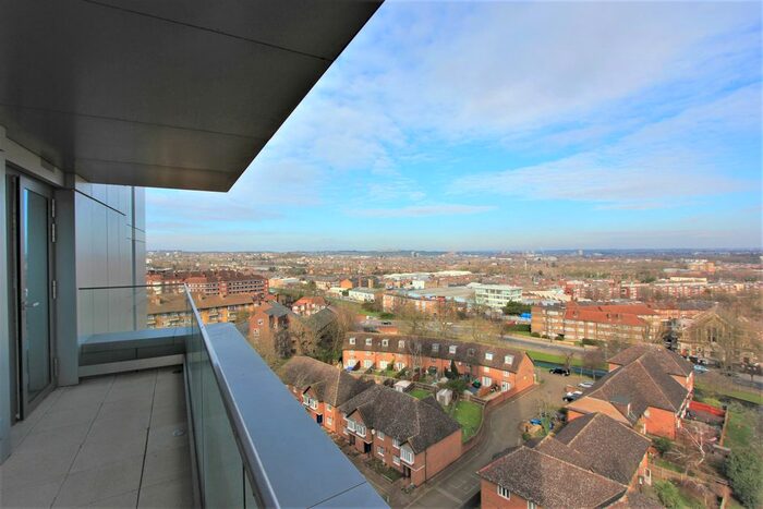 3 Bedroom Flat To Rent In Skylark Point, Newnton Close, London, N4