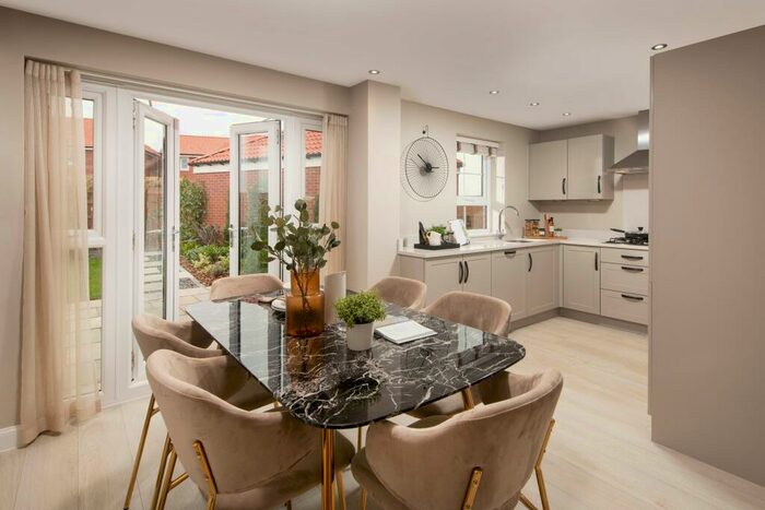 4 Bedroom Detached House For Sale In Winnycroft Lane, Matson, Gloucester, GL4