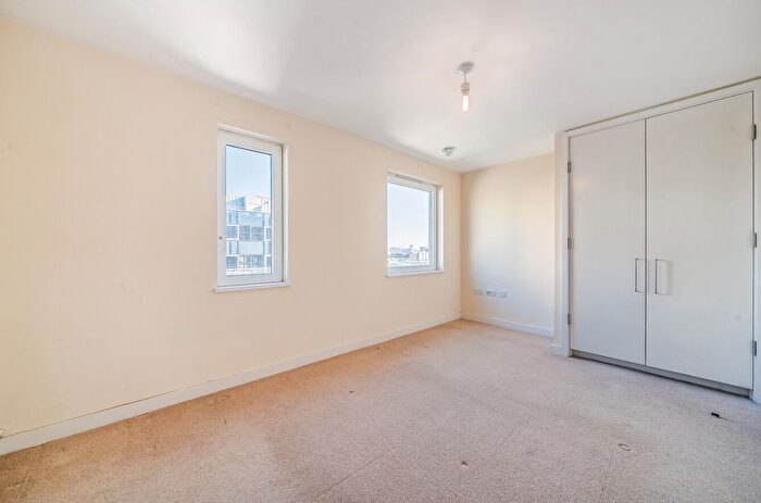 1 Bedroom Flat For Sale In Barrington Court, Wilton Road, London, SW1V