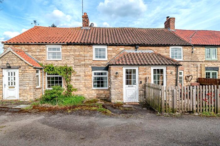 2 Bedroom Cottage For Sale In West End Place, Ingham, Lincoln, LN1