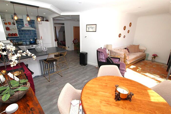 2 Bedroom Apartment To Rent In Moriconium Quay, Poole, BH15