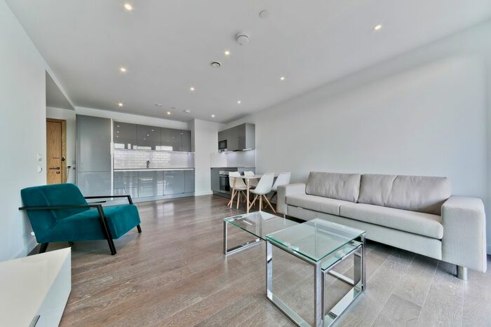 2 Bedroom Flat To Rent In Heygate Street, Elephant Amp; Castle, London, SE17