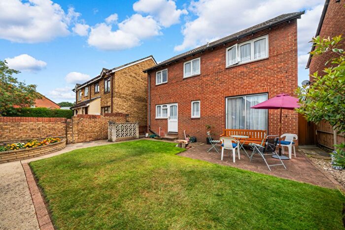 4 Bedroom Detached House For Sale In Claydon Drive, Beddington, CR0