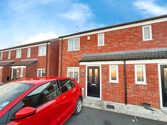 3 Bedroom Semi Detached House To Rent In Goldcrest Lane, Clipstone Village, Mansfield, NG21