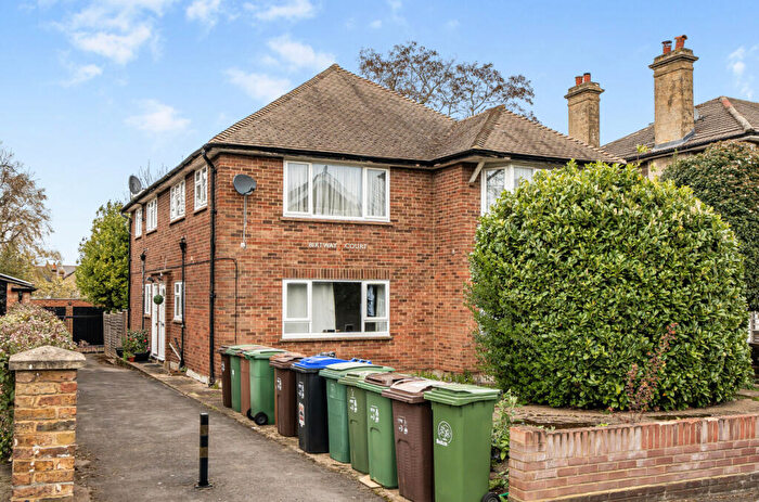 2 Bedroom Apartment For Sale In Springfield Road, Wallington, SM6