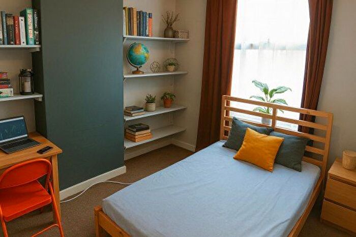 3 Bedroom Terraced House To Rent In Somerset Street, Northampton, Northamptonshire, NN1