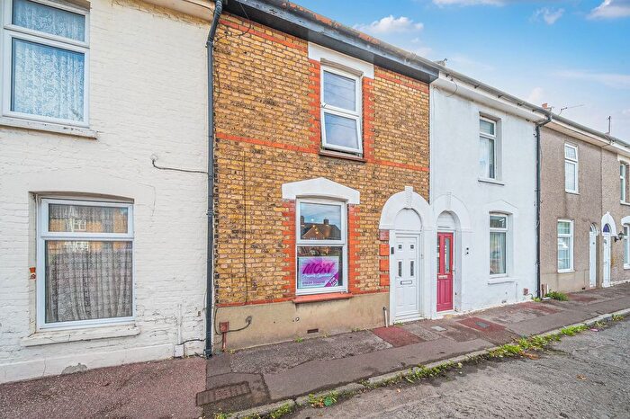 2 Bedroom Terraced House For Sale In Wainscott Road, Rochester, Kent., ME2