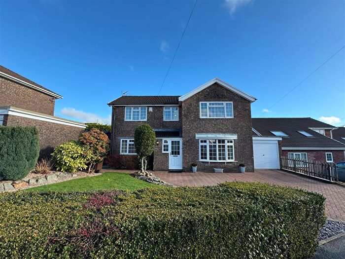 4 Bedroom Detached House For Sale In Harlech Close, Grove Park, Blackwood, NP12