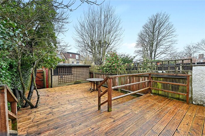 4 Bedroom Terraced House To Rent In Babington Road, London, NW4