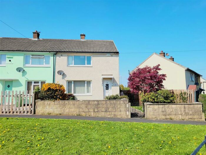 2 Bedroom End Of Terrace House To Rent In Teddington Avenue, Dalton, Huddersfield, HD5