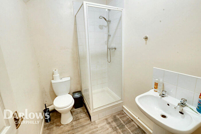 3 Bedroom End Of Terrace House For Sale In Penallta Road, Hengoed, CF82