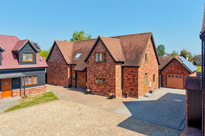 4 Bedroom Detached House For Sale In Mill Courtyard, Steeple Morden, SG8