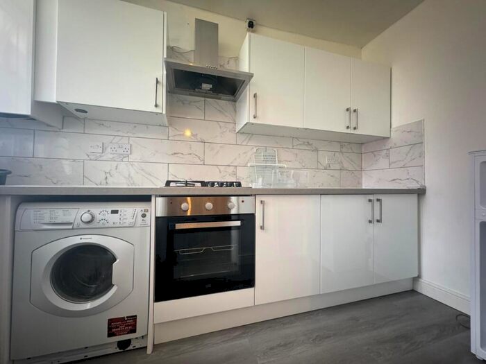 1 Bedroom Flat To Rent In Abbeydale Road, Sheffield, South Yorkshire, S7