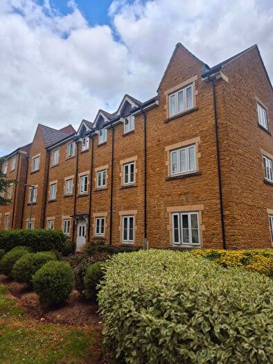 2 Bedroom Flat To Rent In Paulls Close, Martock, TA12