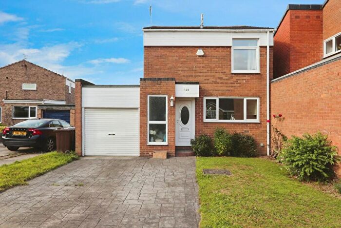 3 Bedroom Link Detached House For Sale In Chapel Road, Chapeltown, Sheffield, S35