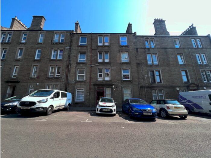 1 Bedroom Flat To Rent In Baldovan Terrace, Dundee, DD4