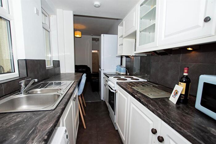 3 Bedroom House To Rent In Winnie Road, Birmingham, West Midlands, B29