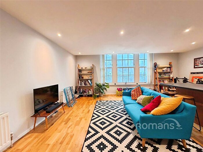 2 Bedroom Flat To Rent In St. Ives Road, Maidenhead, Berkshire, SL6