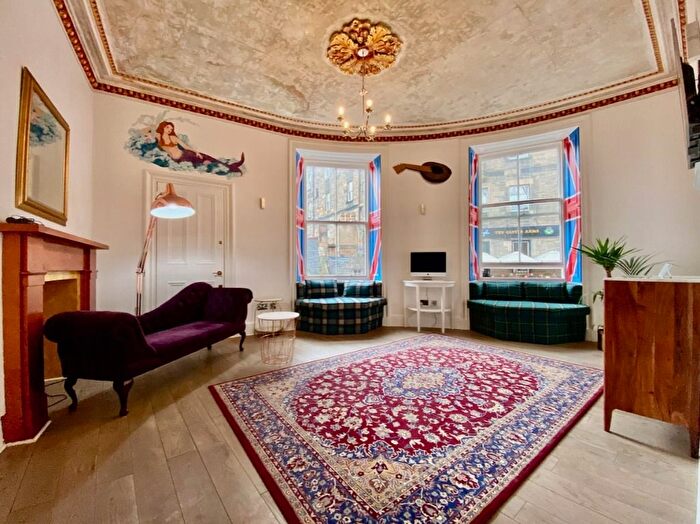 2 Bedroom Flat To Rent In West Bow, Grassmarket, Edinburgh, EH1