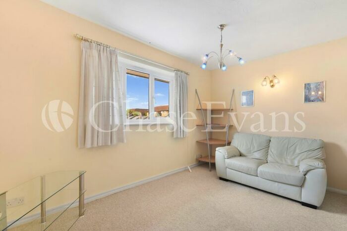 1 Bedroom Flat To Rent In Ambassador Square, Isle Of Dogs, London, E14