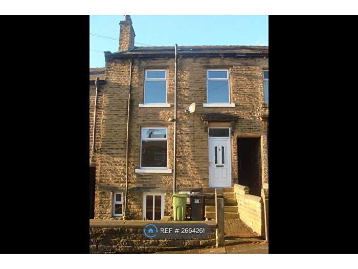 3 Bedroom Terraced House To Rent In North Street, Huddersfield, HD1