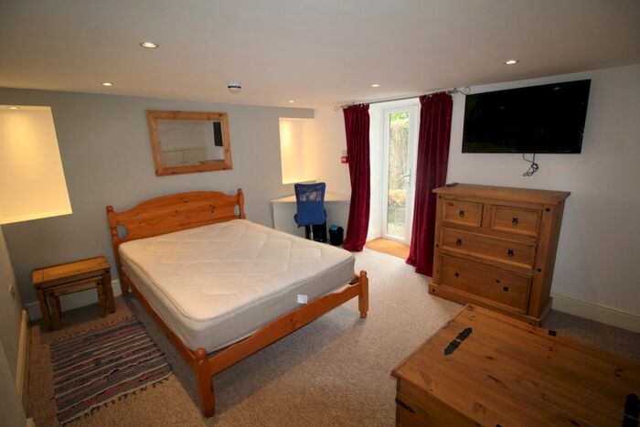 Studio To Rent In Houndiscombe Road, Mutley, Plymouth PL4