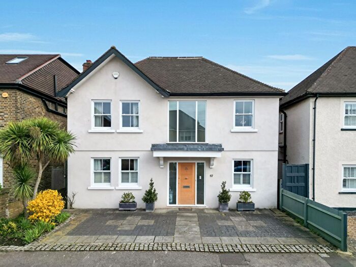 4 Bedroom Detached House For Sale In Pemberton Road, East Molesey, KT8