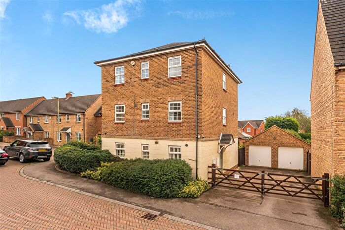 6 Bedroom Detached House For Sale In Ashmead Road, Banbury, OX16
