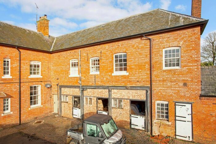 2 Bedroom Flat To Rent In Banbury Lane, Thorpe Mandeville, Banbury, OX17