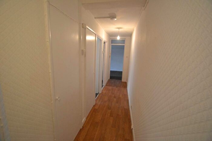 1 Bedroom Flat To Rent In Wilford Lane, Nottingham, NG2
