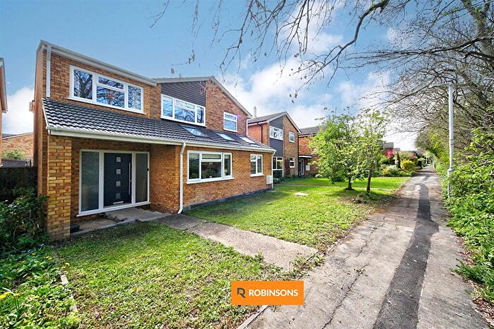4 Bedroom Detached House For Sale In Melton Walk, Houghton Regis, LU5