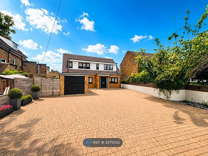 4 Bedroom Detached House To Rent In Grange Road, Bushey, WD23