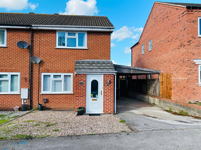2 Bedroom End Of Terrace House For Sale In Regent Street, Church Gresley, Swadlincote, DE11
