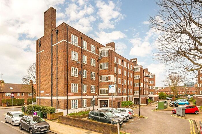 2 Bedroom Flat For Sale In White City Estate, Shepherds Bush, W12