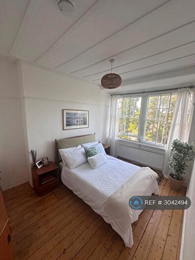 3 Bedroom Flat To Rent In Fortis Green Road, London, N10