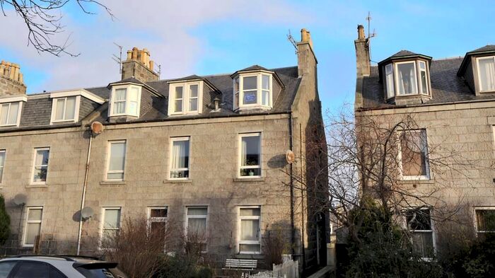 1 Bedroom Flat To Rent In Top Floor Left, Allan Street, Aberdeen, AB10