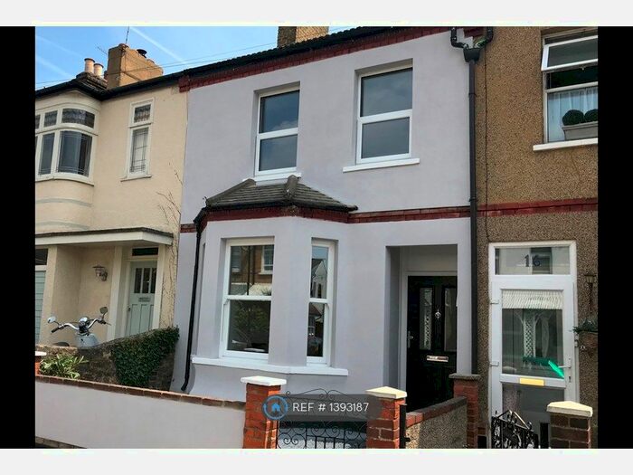 2 Bedroom Terraced House To Rent In West Street, Leigh-On-Sea, SS9