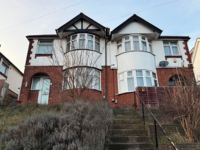 3 Bedroom Semi-Detached House To Rent In Crawley Green Road, Luton, LU2