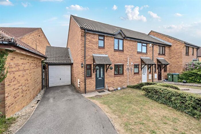 3 Bedroom House For Sale In St. Thomas Close, Fareham, PO16