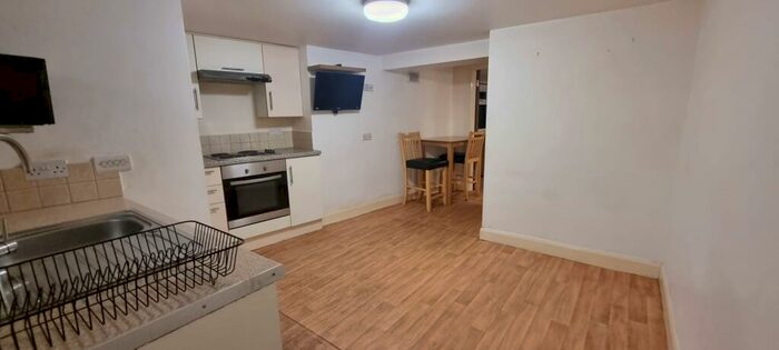 1 Bedroom Flat To Rent In Holloway Road, Archway, London, N19